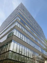 LINE福岡社屋（博多の新オフィスビル）