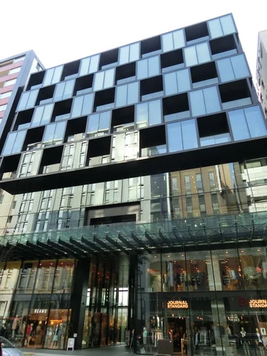 香林坊ラモーダ