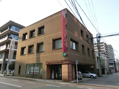 竹松投資アドバイザー本社ビル