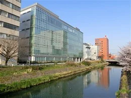 インテック本社前ビル