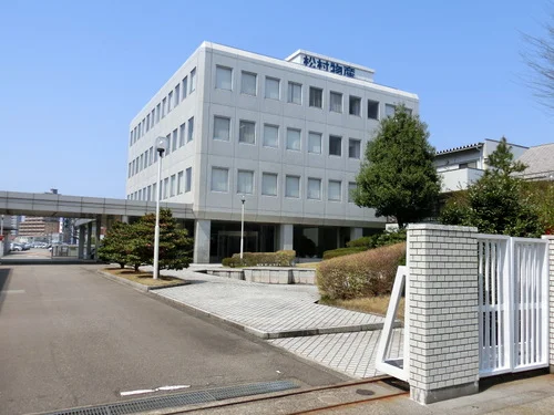 松村物産本社ビル