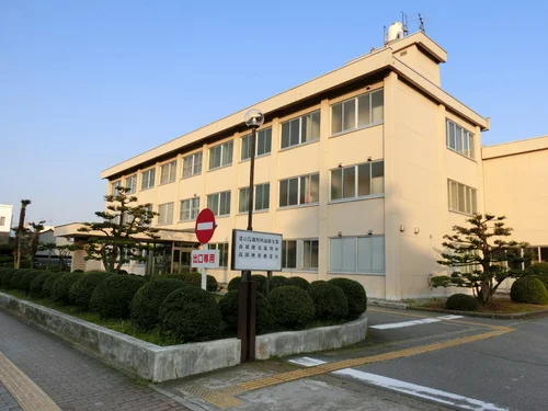 高岡地方・家庭・簡易裁判所庁舎