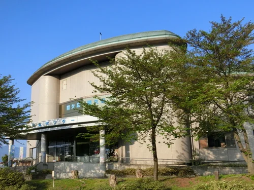 諏訪湖間欠泉センター