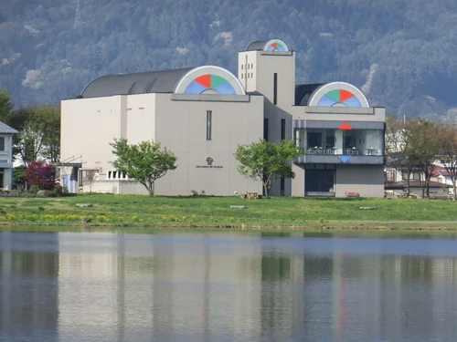 諏訪市原田泰治美術館