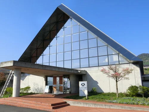 SUWAガラスの里美術館