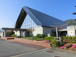 SUWAガラスの里美術館