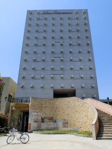 甲斐ゼミナール北口本部ビル