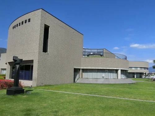甲府市立図書館