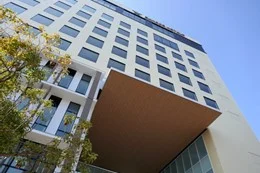 橿原市役所分庁舎+カンデオホテルズ