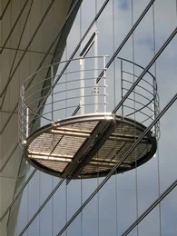 共立コンピューターサービス本社