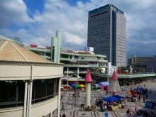 千里朝日阪急ビル4