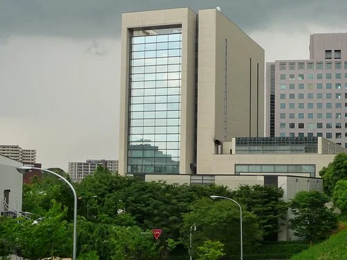 三井住友信託銀行千里ビル