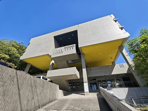 天神山文化プラザ