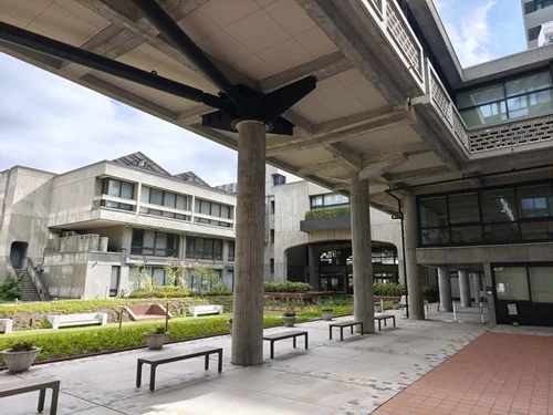 岡山県庁議会棟