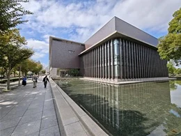 岡山県立図書館