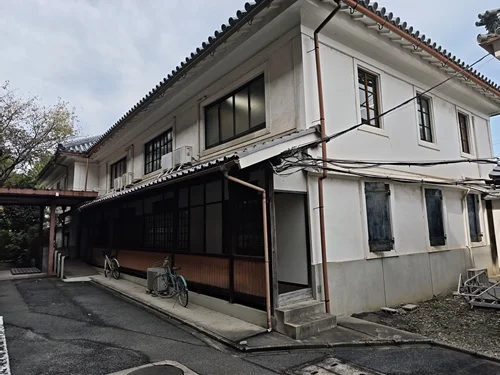 絵表所（旧馨香館）｜東本願寺