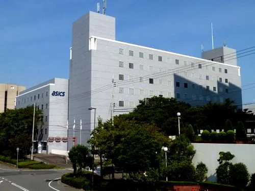 アシックス本社ビル