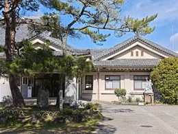 鼓阪小学校講堂・本館2