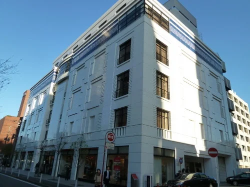 バーニーズニューヨーク横浜店