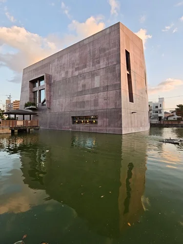 読書の森（松原市民松原図書館）
