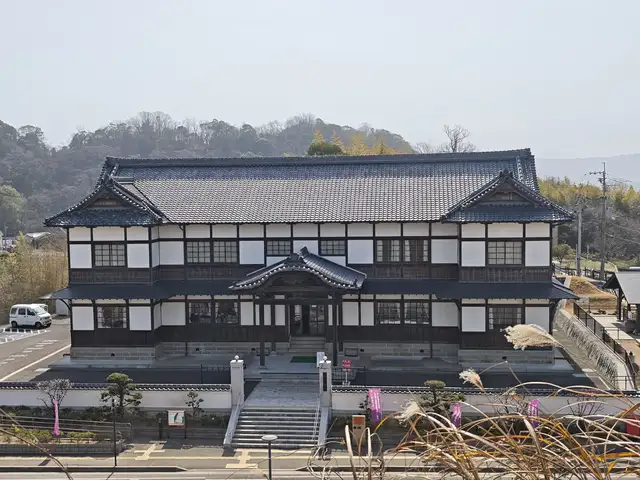 旧和歌山県議会議事堂