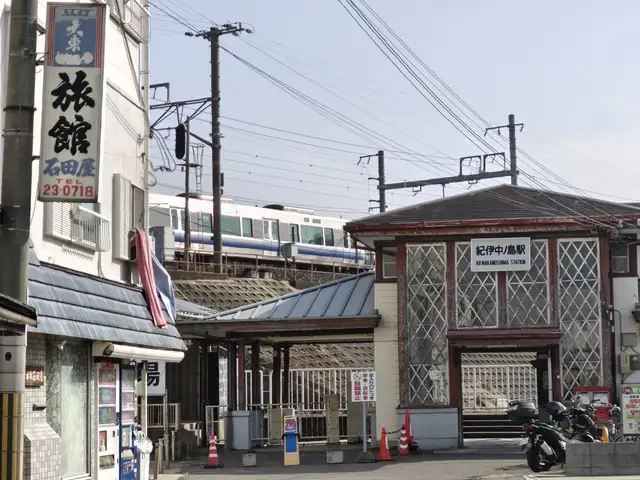 紀伊中ノ島駅舎