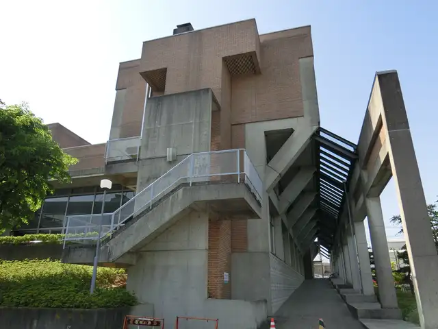 アサカ理研郡山中央図書館
