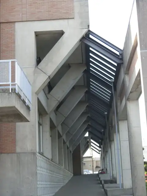 アサカ理研郡山中央図書館