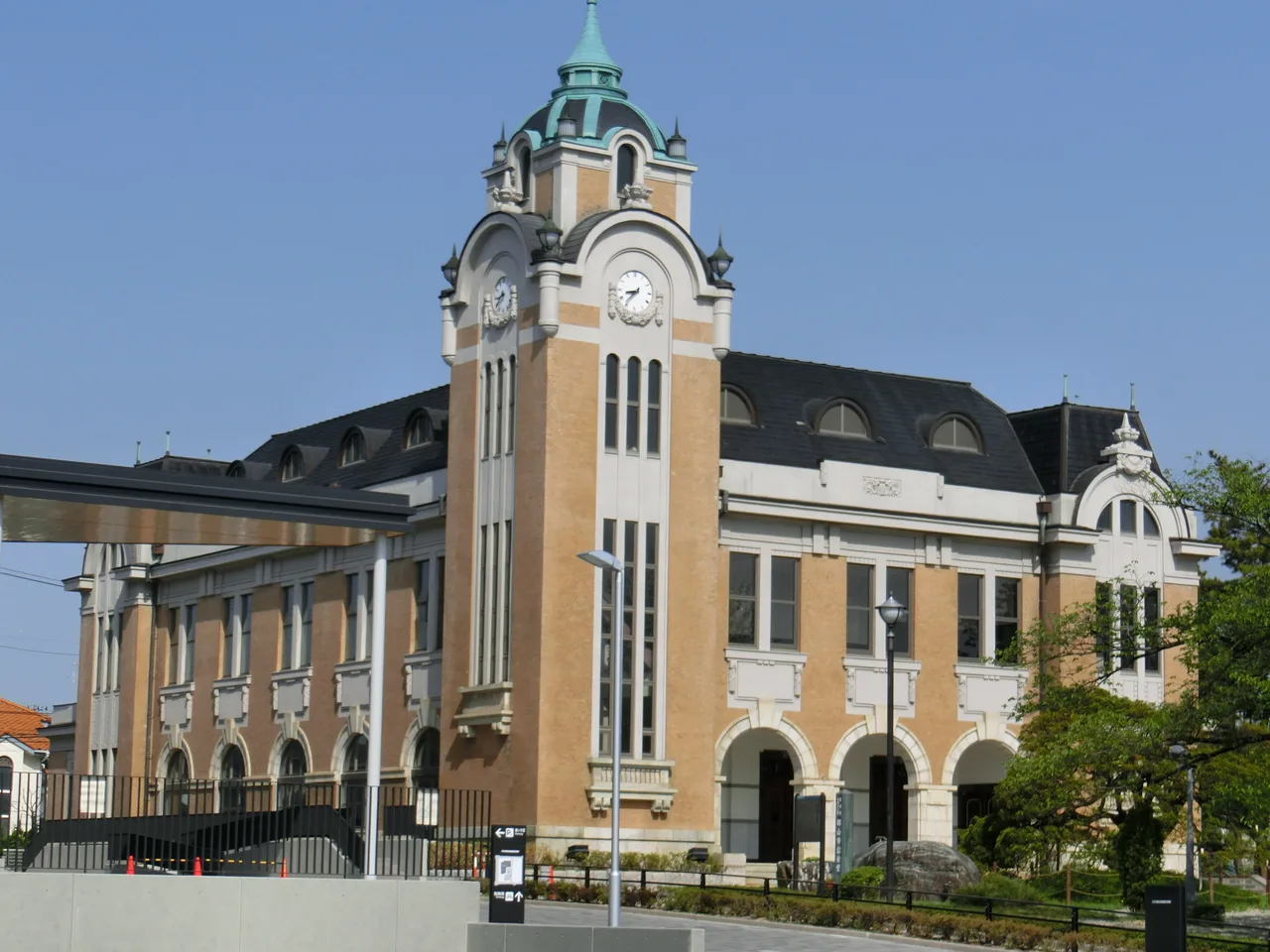郡山市公会堂