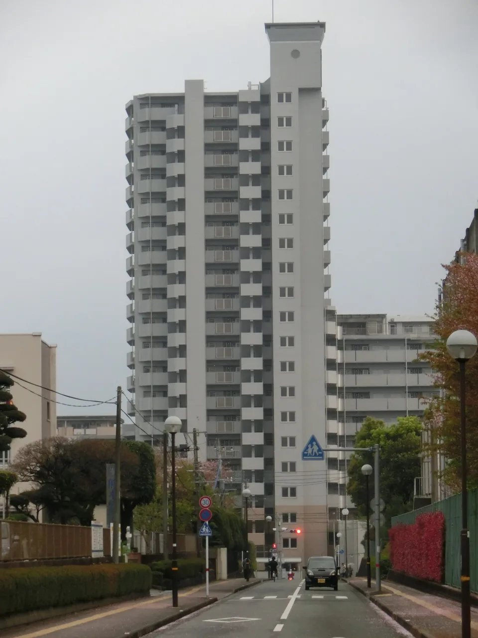 優渾タワー東本町