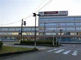 富山トヨタ自動車本店5