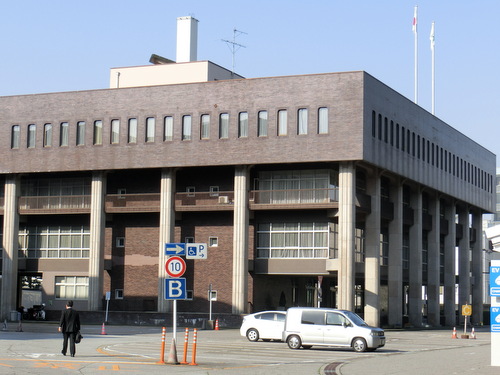 富山県議会議事堂