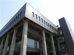 富山県議会議事堂2