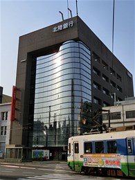 北陸銀行福井支店ビル2