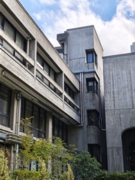 岡山県庁議会棟4