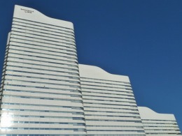 クイーンズタワーB2