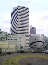 阪急グランドビル