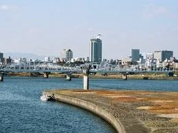 キーエンス本社ビル3