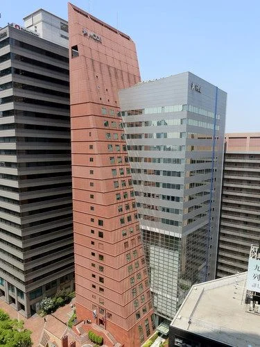 大阪モード学園校舎