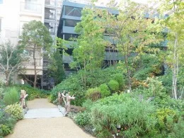 リバーガーデン森の城