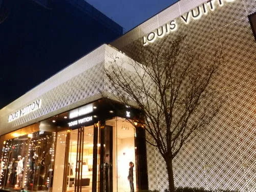 ルイ・ヴィトン御堂筋会場