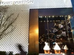 ルイ・ヴィトン御堂筋会場