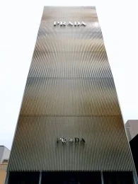 プラダ大阪心斎橋店5