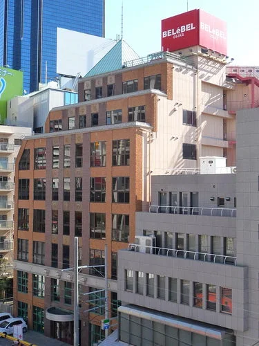 大阪ベルェベル美容専門学校