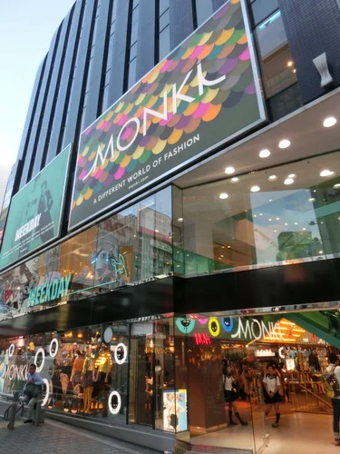 MONKI／WEEKDAY心斎橋店