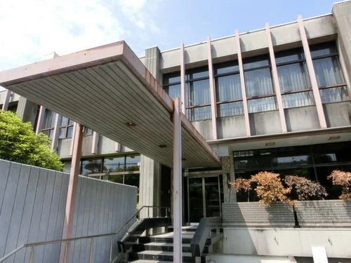 大阪府議会会館