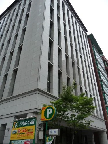 アズワン本社ビル