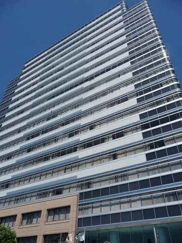 大阪市中央卸売市場業務管理棟