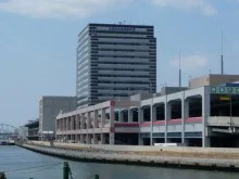 大阪市中央卸売市場業務管理棟