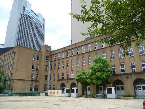 精華小学校跡地